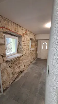 Kamena kuća 66 m², Medulin centar - 2 terase i 2 kuhinje