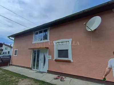 Kuća u Donjoj Dubravi, parcela s dvije dodatne zgrade i vrtom
