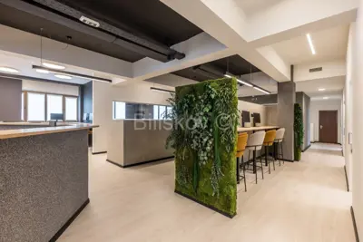 Uredski prostor 70 m², Smrdečac, Split - poslovna zgrada s liftom