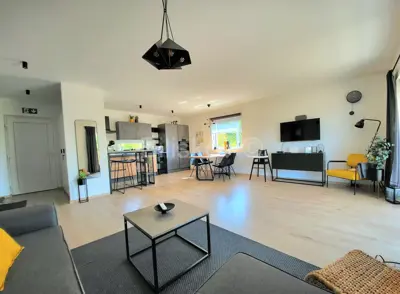 Labin, trosobna samostojeća kuća 102 m² s bazenom 32 m²