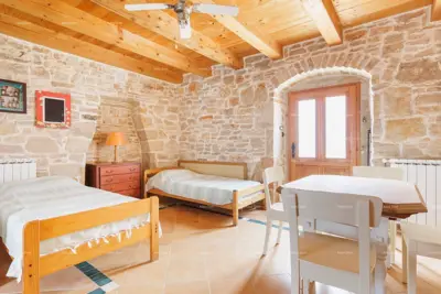 House for sale in Marčana, 300 m² - 15