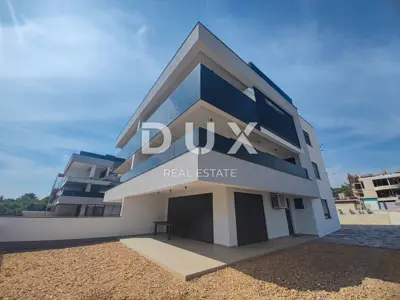 GRAD KRK, CENTAR - Dvoetažni penthouse s bazenom i panoramskim pogledo - 2