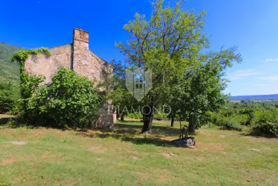 Imanje 2.776 m², Kršan - pogled na Učku i privatnost - 8