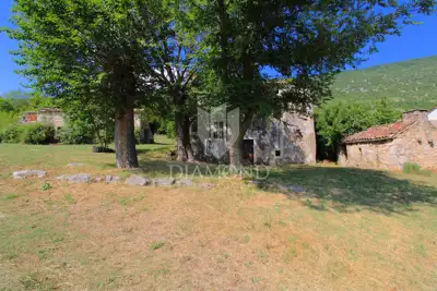 Imanje 2.776 m², Kršan - pogled na Učku i privatnost - 15