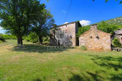 Imanje 2.776 m², Kršan - pogled na Učku i privatnost - 16
