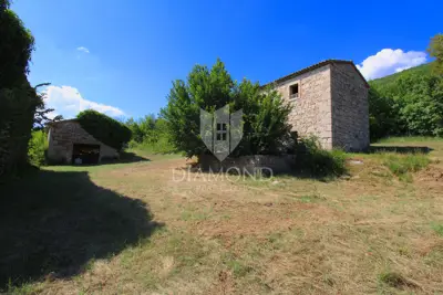 Imanje 2.776 m², Kršan - pogled na Učku i privatnost - 14