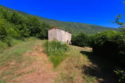 Imanje 2.776 m², Kršan - pogled na Učku i privatnost - 11