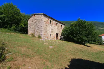 Imanje 2.776 m², Kršan - pogled na Učku i privatnost - 12