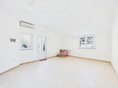 Studio apartment 26 m², Pula Centar - completely renovated - 3
