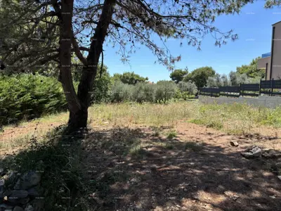Prodaja zemljišta 511 m² s građevinskom dozvolom i plaćenim doprinosima, Medulin! - 9