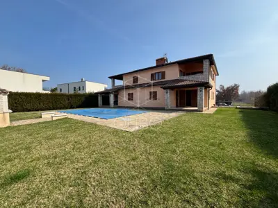 Istria, Poreč - Detached house with four separate apartments