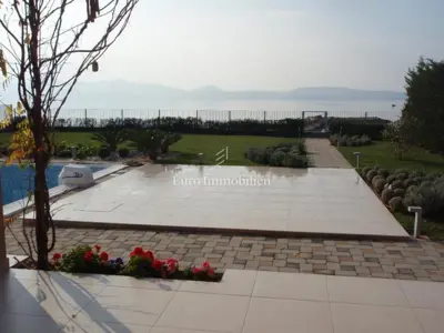 Vila 300 m², Sukošan - prvi red do mora i bazen - 7