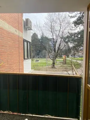 Stan, Južno naselje Samobor, balkon s pogledom na park - 12