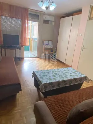 Stan, Južno naselje Samobor, balkon s pogledom na park - 8
