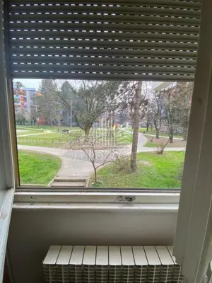 Stan, Južno naselje Samobor, balkon s pogledom na park - 13