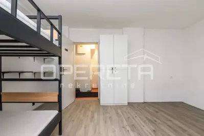 Kuća 400 m², Mlinovi, privatni parking i mirna lokacija - 3