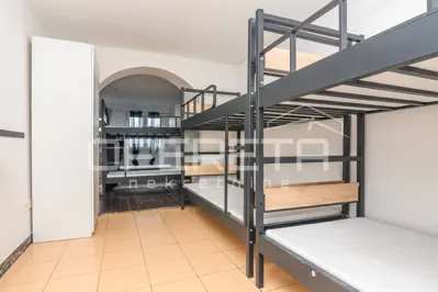 Kuća 400 m², Mlinovi, privatni parking i mirna lokacija - 7
