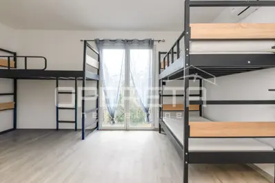 Haus 400 m², Mlinovi, privater Parkplatz und ruhige Lage