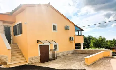 Kuća 170 m², Motovun - mirna lokacija i velika okućnica - 8
