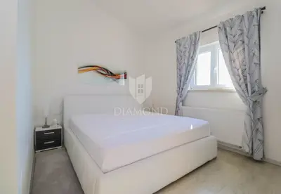 House 130 m², Novigrad surroundings - 3 bedrooms - 14