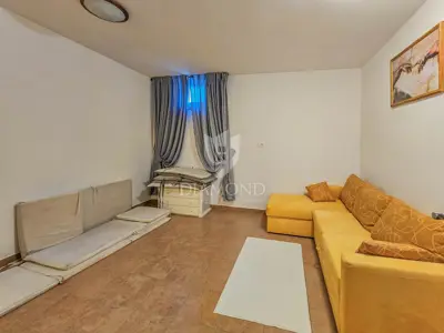 House 130 m², Novigrad surroundings - 3 bedrooms - 20