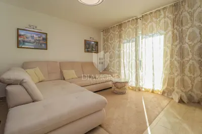 House 130 m², Novigrad surroundings - 3 bedrooms - 6
