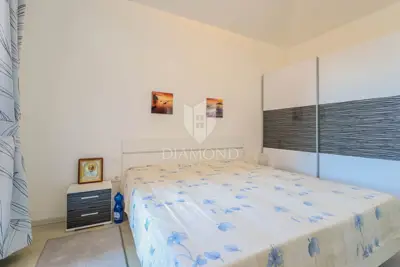 House 130 m², Novigrad surroundings - 3 bedrooms - 16