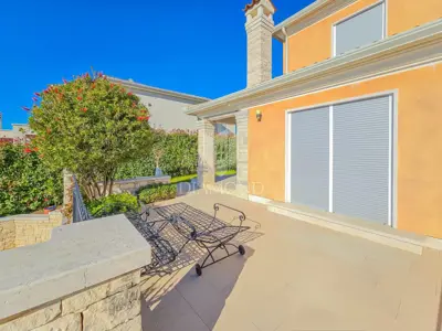 House 130 m², Novigrad surroundings - 3 bedrooms - 7