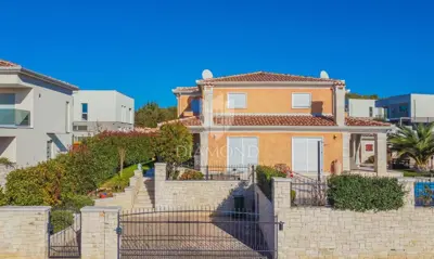 House 130 m², Novigrad surroundings - 3 bedrooms - 3