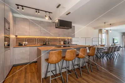Istria, Svetvinčenat, modern villa with 5 bedrooms and heated pool - 9