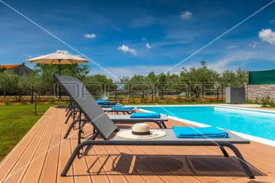 Istria, Svetvinčenat, modern villa with 5 bedrooms and heated pool - 3