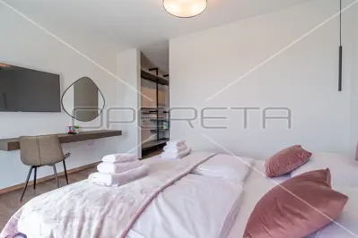 Istria, Svetvinčenat, modern villa with 5 bedrooms and heated pool - 13