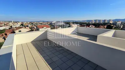 ZADAR, Prekrasan stan s krovnom terasom, dugorocan najam - 3