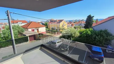 ZADAR, Prekrasan stan s krovnom terasom, dugorocan najam - 20