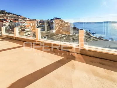 Luxury 3-room apartment, 138 m², Šibenik