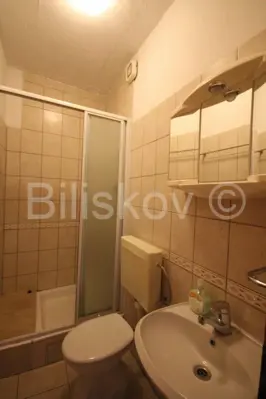 Podstrana 1 red uz more kuća sa više stambenih jedinica - 11