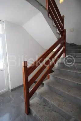 Podstrana 1 red uz more kuća sa više stambenih jedinica - 9