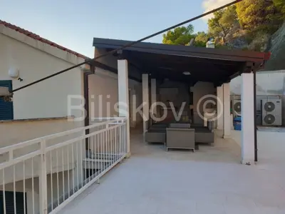 Podstrana 1 red uz more kuća sa više stambenih jedinica - 3