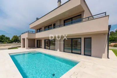House for sale in Poreč, 251 m² - 2