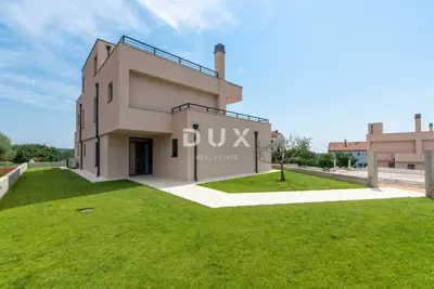 House for sale in Poreč, 251 m² - 9