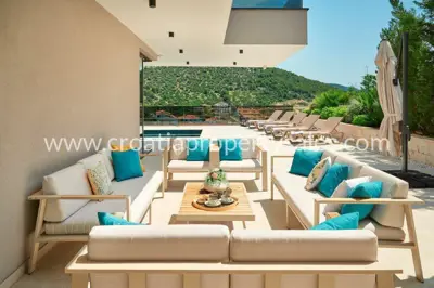 Villas 1150 m², Trogir - 3 villas, 3 pools and sea view - 6