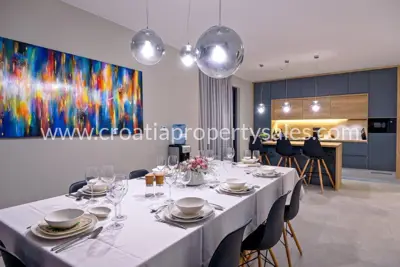 Villas 1150 m², Trogir - 3 villas, 3 pools and sea view - 9