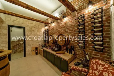 Villas 1150 m², Trogir - 3 villas, 3 pools and sea view - 13