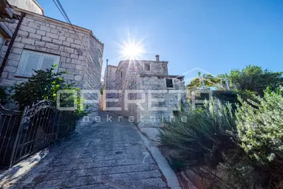 Stone houses, Žrnovo on Korčula - 210 m² and garden 180 m² - 10