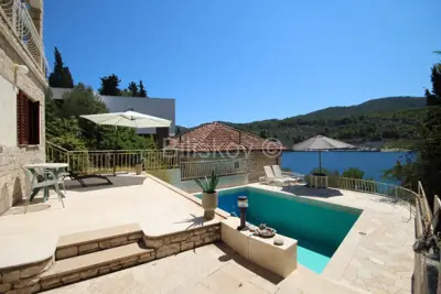 House 233 m², Vela Luka - first row by the sea, pool and boat mooring - 16