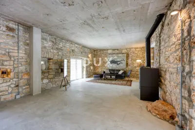 Stone villa 332 m², Poreč - pool and landscaped garden - 20