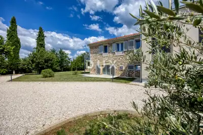 Stone villa 332 m², Poreč - pool and landscaped garden - 9