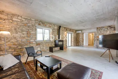 Stone villa 332 m², Poreč - pool and landscaped garden - 21