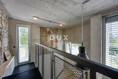 Stone villa 332 m², Poreč - pool and landscaped garden - 17