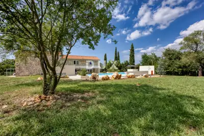 Stone villa 332 m², Poreč - pool and landscaped garden - 2